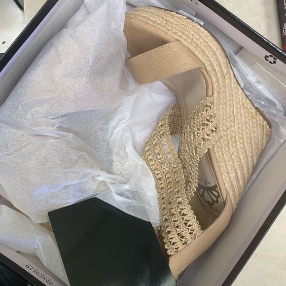 NEW in Box. Womens Fergalicious Vanessa Woven Wedge Espadrille Sandals - Natural - Picture 5 of 5